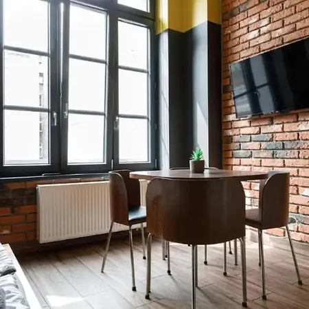 Апартаменти Golden Apartments&glamping-k28 *